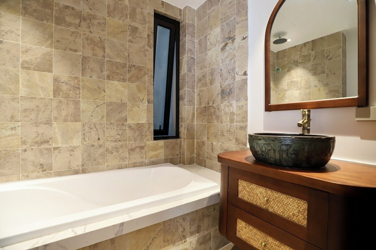 Bathroom, ChooChoo House Nguyen Khuyen, Hà Đông