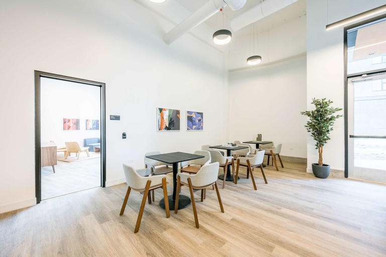 Breakfast area, Large Group Lincoln Park 4BR Near Train More, Cook