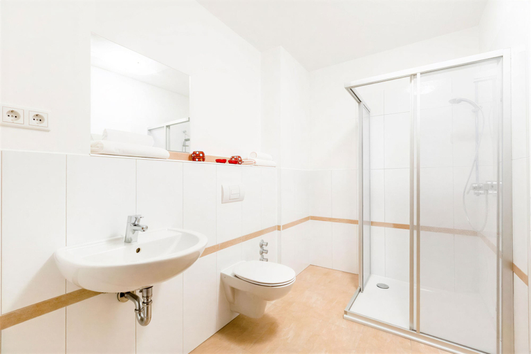 Bathroom 5, Hotel Anna Hilden, Mettmann