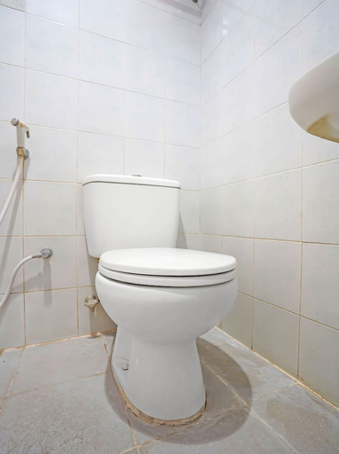 Bathroom 3, Hotel O Anugerah, Jember