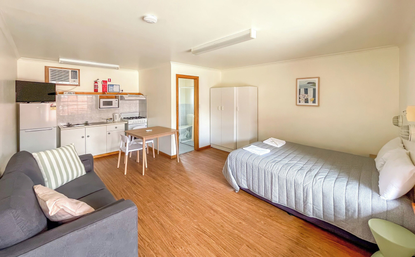 Living area 5, Tumby Bay Caravan Park, Tumby Bay