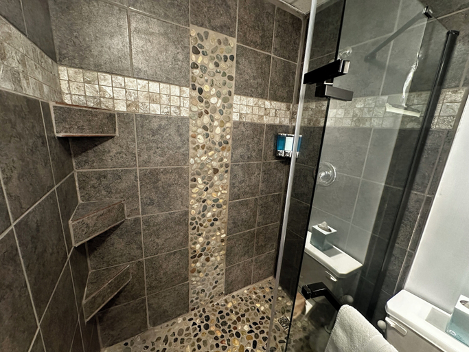 Bathroom 4, Downtown Lofts, Koochiching