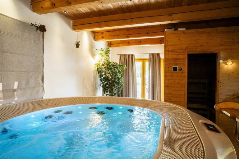 Sport & Beauty 2, Bohemian Cottage, Děčín