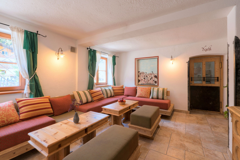 Lobby sitting area, Haus Karl Murr, Landeck