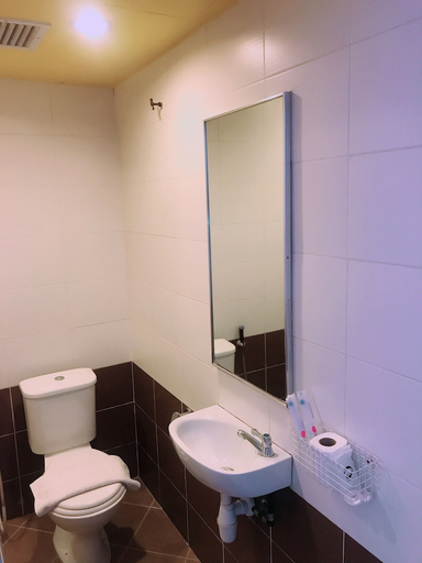 Bathroom 3, Langit-Langi Hotel @ KLIA/KLIA2, Sepang