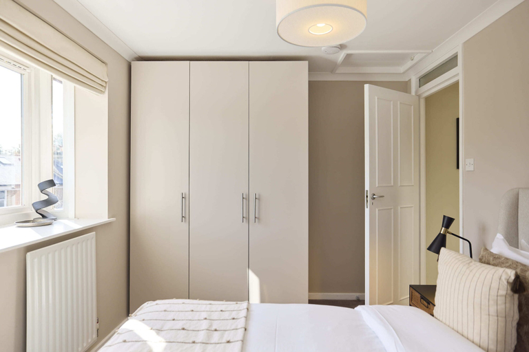Room 4, Chiswick Townhouse with Garden & Parking, London