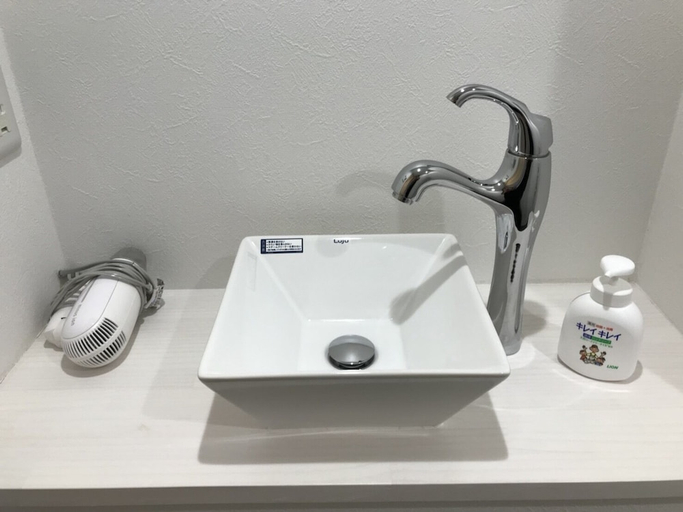 Bathroom 3, Syukur Ofuna, Kamakura