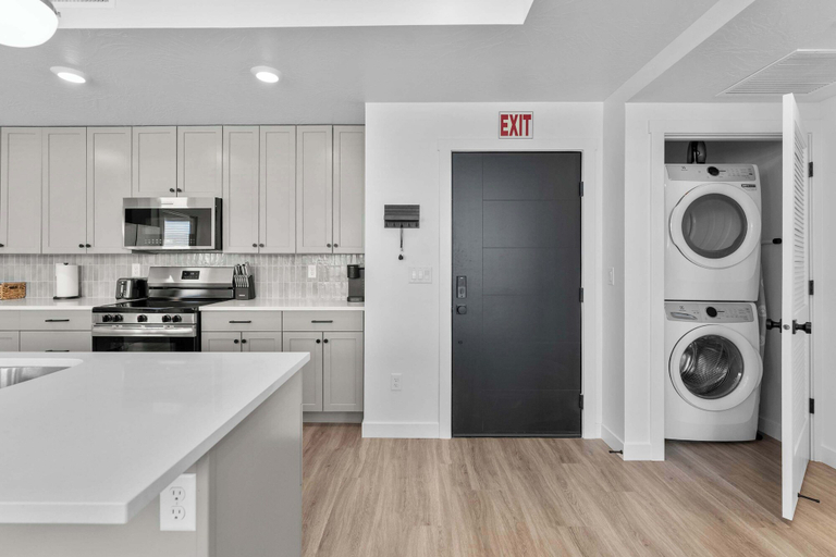 Private kitchen 2, Terra Vista Stay for 8, Washington