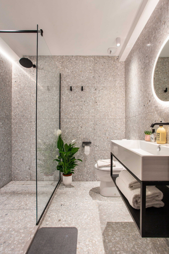 Bathroom 3, Magnificent 1br/4p Apartment - Montorgueil 4, Paris