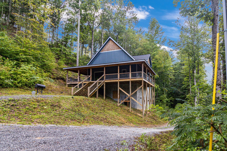 BBQ/picnic area, Whispering Whiskey, Sevier