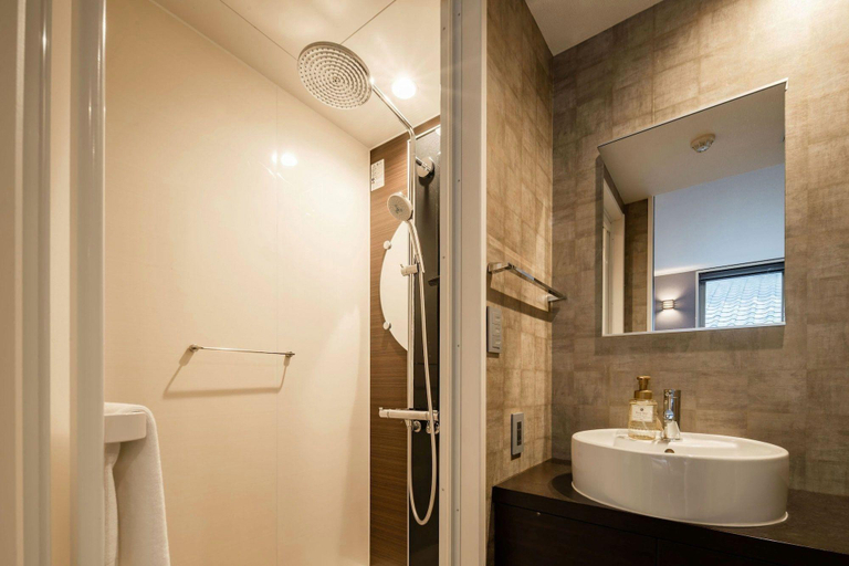 Bathroom 3, Grand Base Moji Nagomi, Kitakyūshū