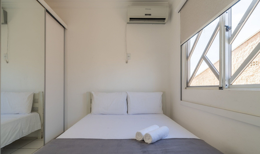 Room 3, 5BR Home w/ Pool in Penha Center Bsl190, Penha