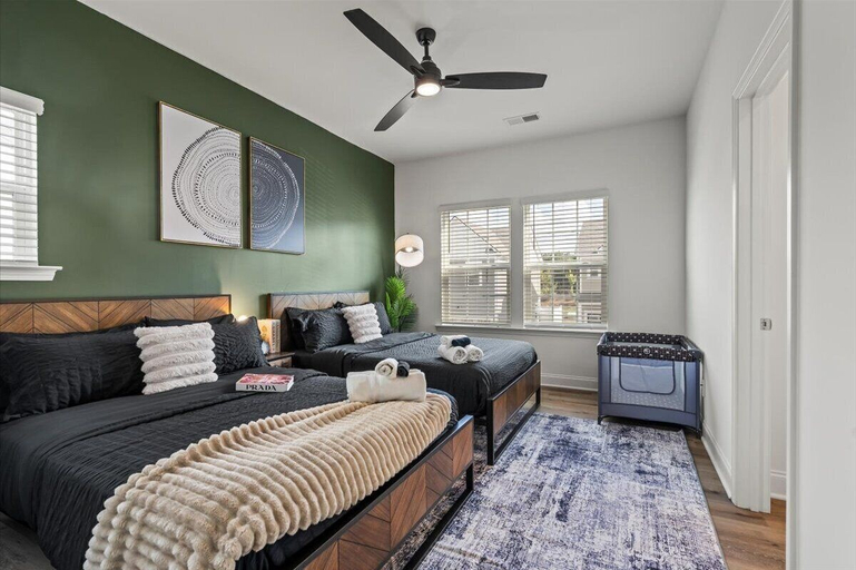Room 5, 3BR Townhouse Mins to Uptown Charlotte, Mecklenburg