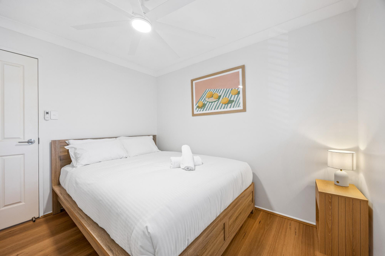Bedroom 5, Stylish 4-Bed Townhouse with Panoramic Ocean Views, Manly