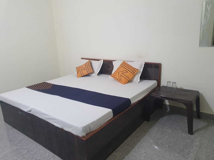 Room 5, Hotel Sudama Palace, Chhatarpur