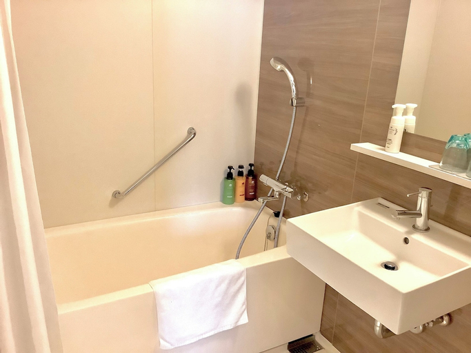 Bathroom 5, PORTA INN bentencho, Osaka