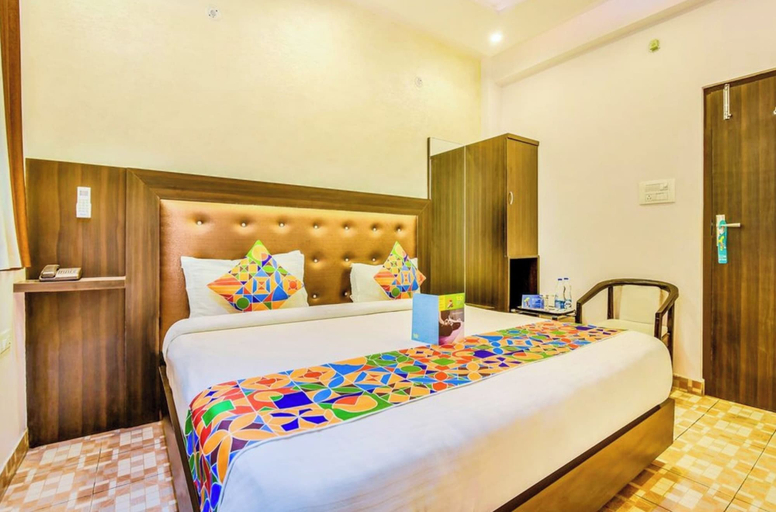 Room 4, Hotel Raj Put Charbagh Lucknow, Lucknow