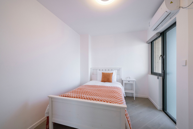 Room 5, Tyms 3BR 2BA Apt Novel Garden Metro, Shanghai