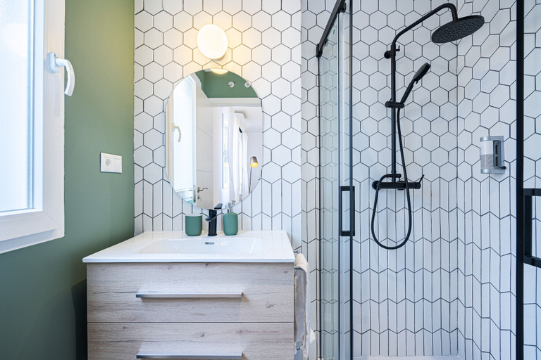 Bathroom 4, Vallecano Apartments by Olala Homes, Madrid
