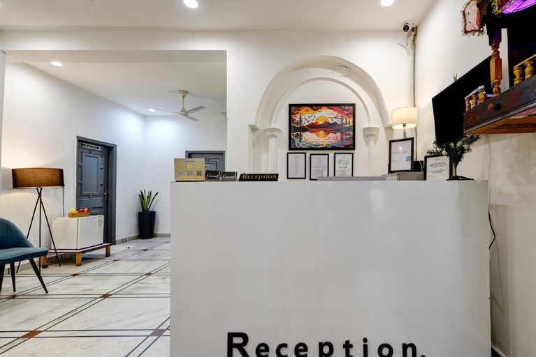 Public Area 2, Gallivanto Inn - Rohini, Delhi
