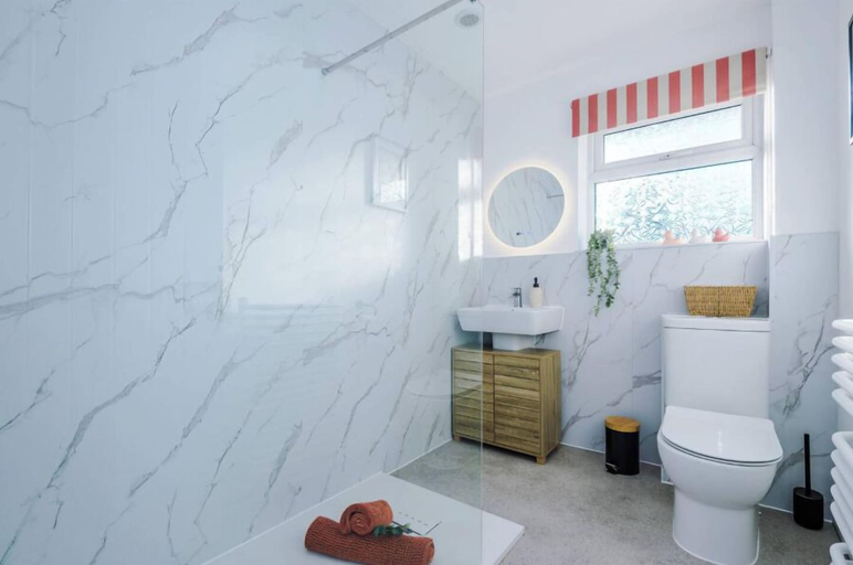 Bathroom 4, 4 Eversley Park, Cheshire West and Chester