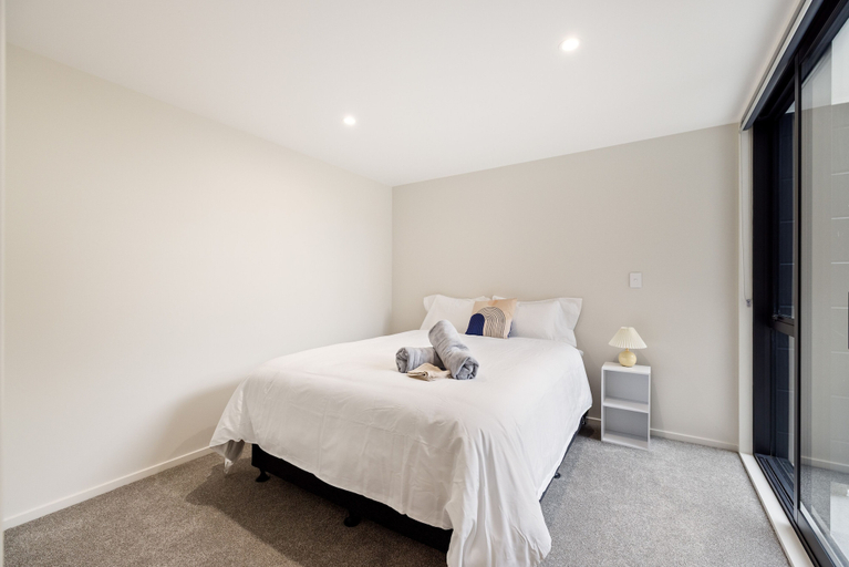 Room 4, Spacious 3 Bedroom Townhouse - Close to Stadium, Christchurch