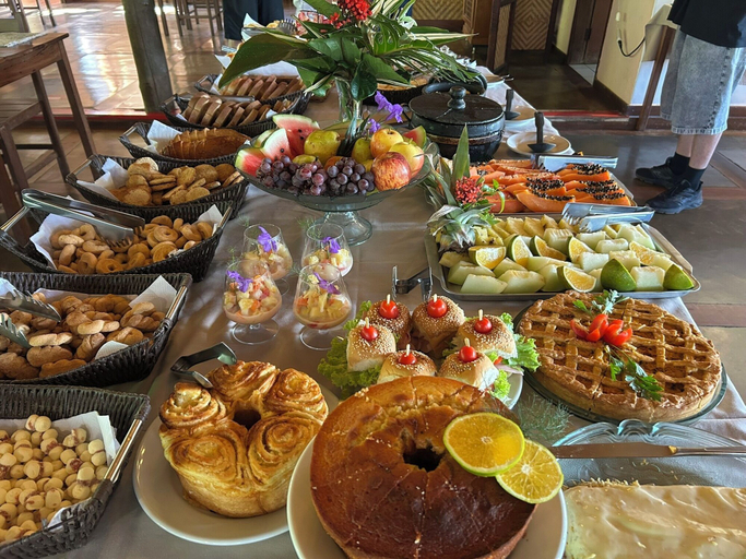 Breakfast meal 4, Pousada Fazenda Monjolos, Santana do Riacho