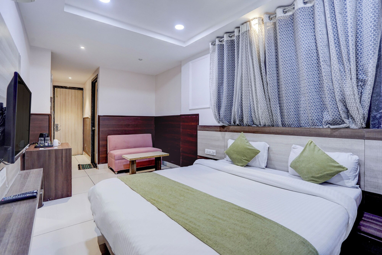 Room 5, Hotel Pishori Inn, Indore