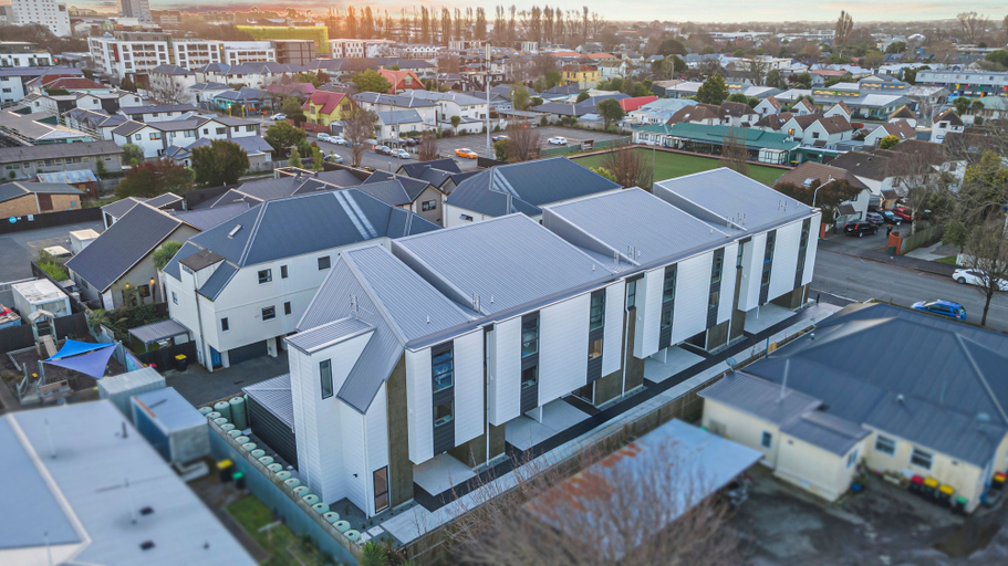 Exterior 5, Spacious 3 Bedroom Townhouse - Close to Stadium, Christchurch