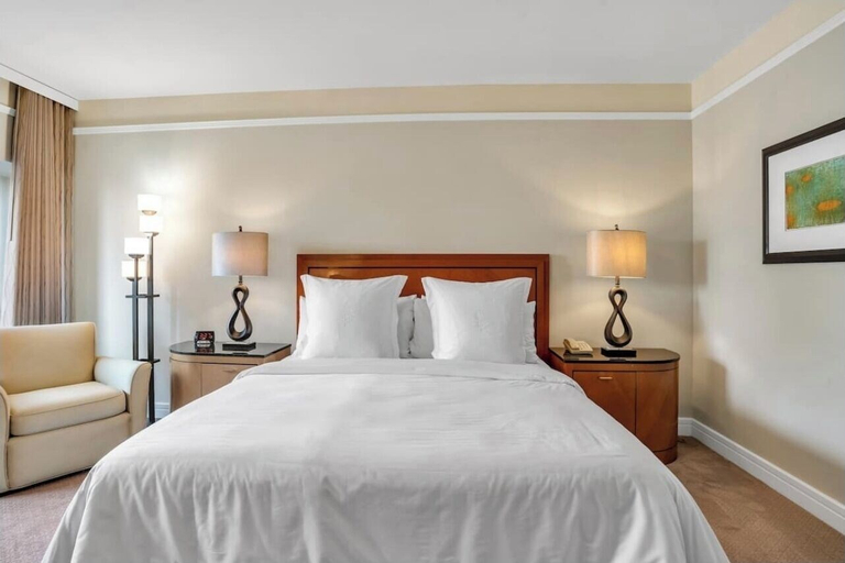Room 4, Four Seasons hotel 2bedroom suite, Miami-Dade