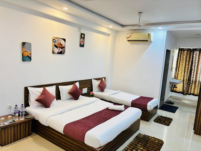 Room 4, HOTEL PHILIPS, Gandhinagar