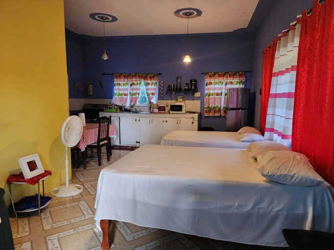 Living area 5, Can sleep 7 people with private parking