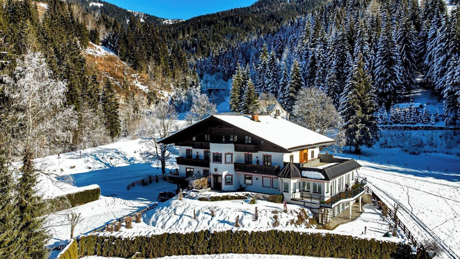 Front of property 5, Hotel Kristall, Sankt Johann im Pongau