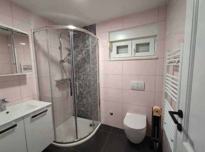 Bathroom 3, Villa Galant With Pool & Sauna Maružini, Kanfanar