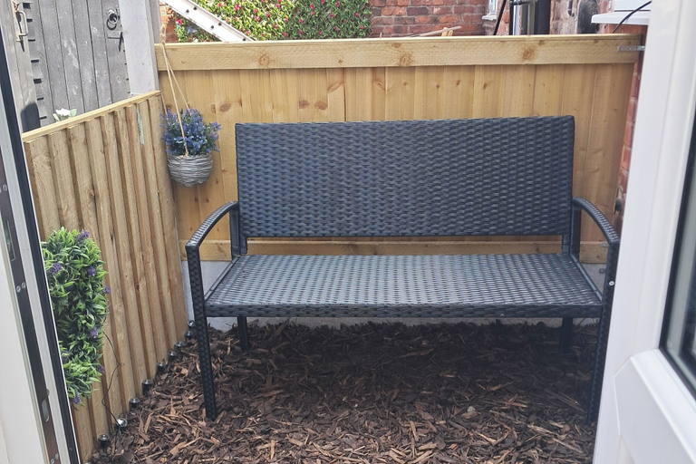 Property grounds, Cottage - Sleeps 4 - Pets Ok - Patio - Parking, Cheshire West and Chester