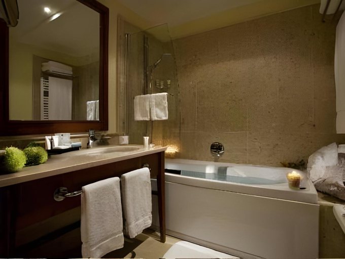 Bathroom 5, Picciolo Etna Golf Resort & Spa, Curio Collection by Hilton, Catania