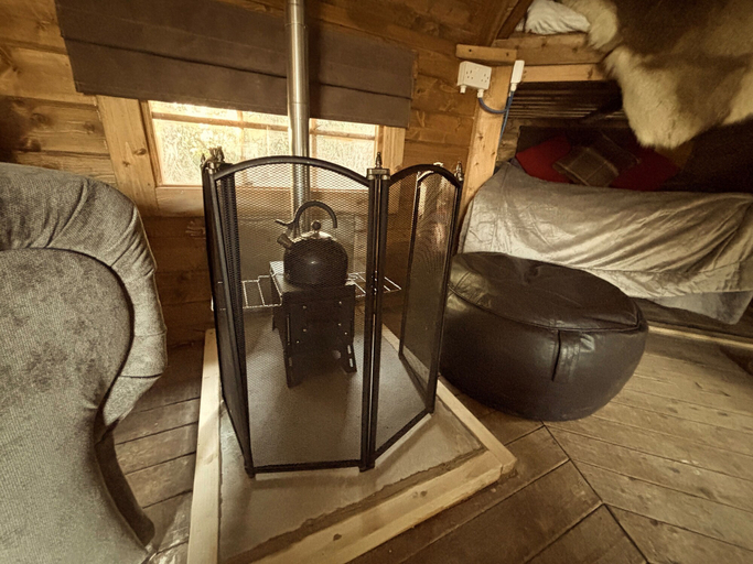 Room, Hobbit Haven Hot Tub and Countryside Bliss, Anglesey