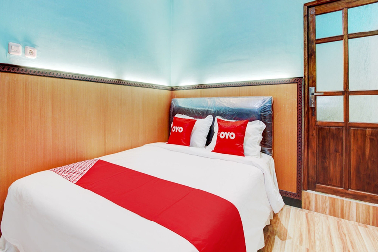 Room 5, Hotel O Sybilla Cafe & Homestay, Malang