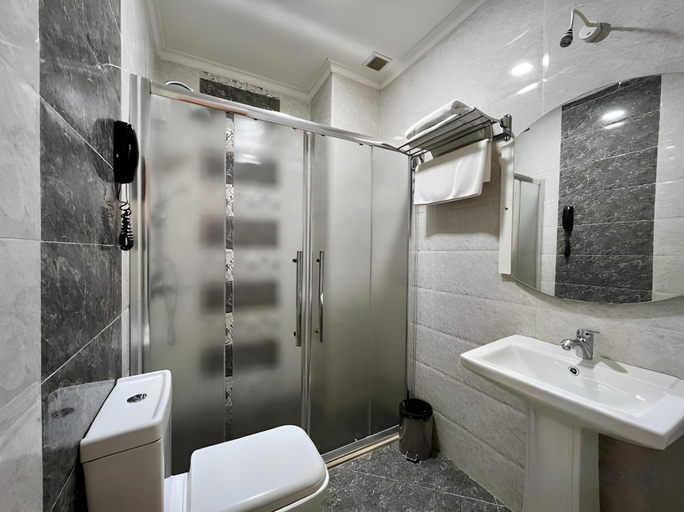 Bathroom 3, Maris Hotel Baku, Baku