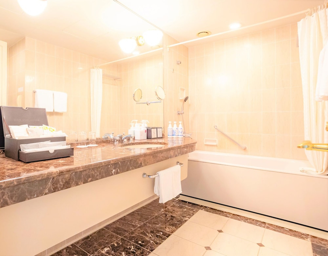 Bathroom 4, Rihga Royal Hotel Hiroshima, Hiroshima