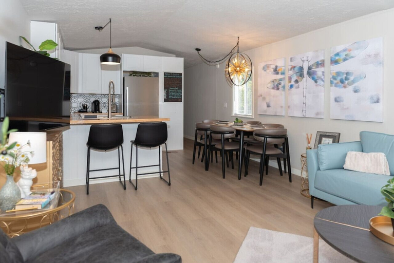 Living area 4, Shanah's Vacation Rentals, Grays Harbor