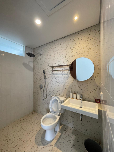 Bathroom 2, Griyaadara Villa by Nandara Hospitality 02, Yogyakarta