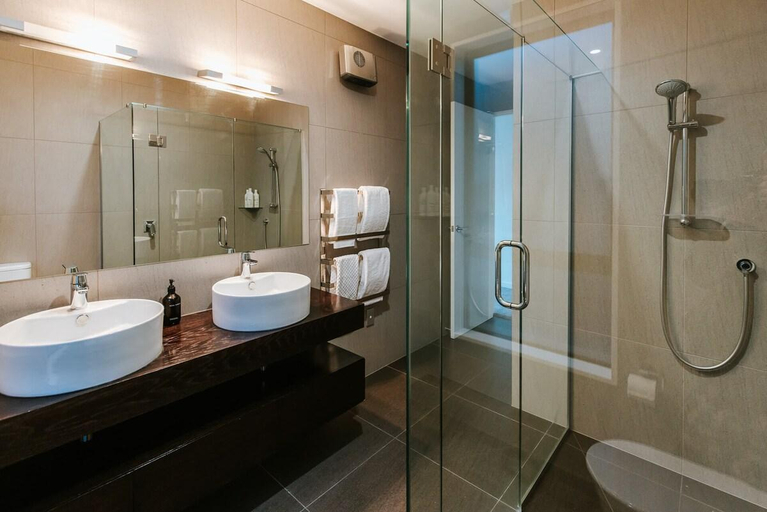 Bathroom 3, The Clearview House - Lake Views, Queenstown-Lakes
