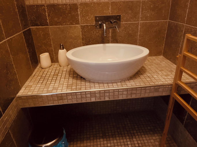 Bathroom 4, Casa Flora, Taranto