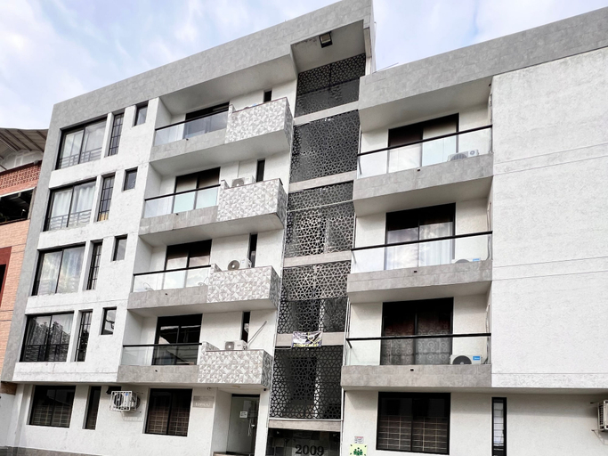 Front of property, Park 2009 Apartaestudios, Santiago de Cali