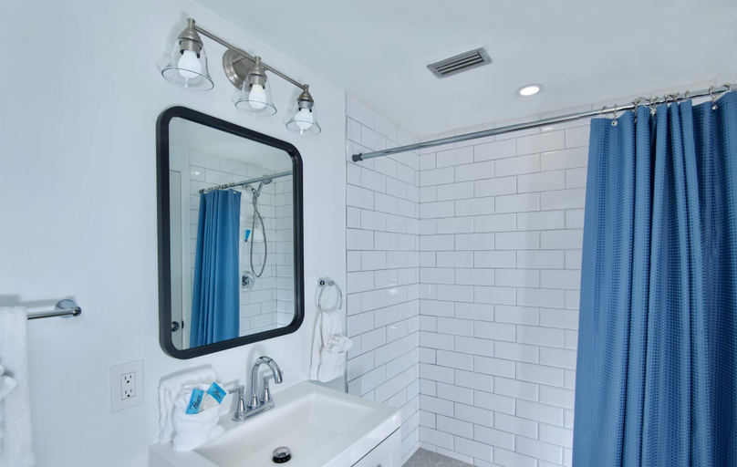 Bathroom 3, Seashell Blue, Lee