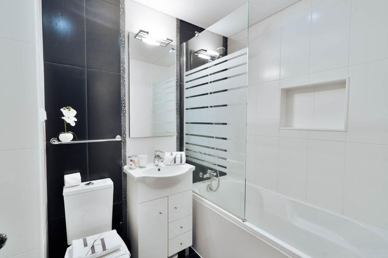 Bathroom 4, Old Village and Prestige, Loulé
