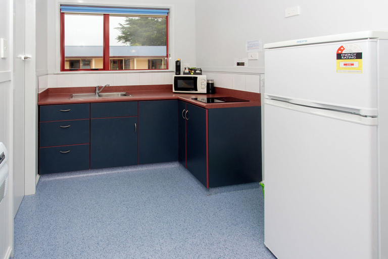 Private kitchen 2, Carters Beach Top 10 Holiday Park, Buller