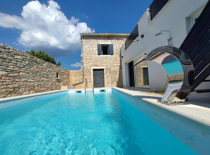 Sport & Beauty 4, Villa Galant With Pool & Sauna Maružini, Kanfanar