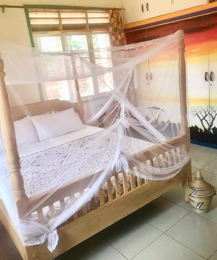 Room 4, studio 62 guest house, Jinja